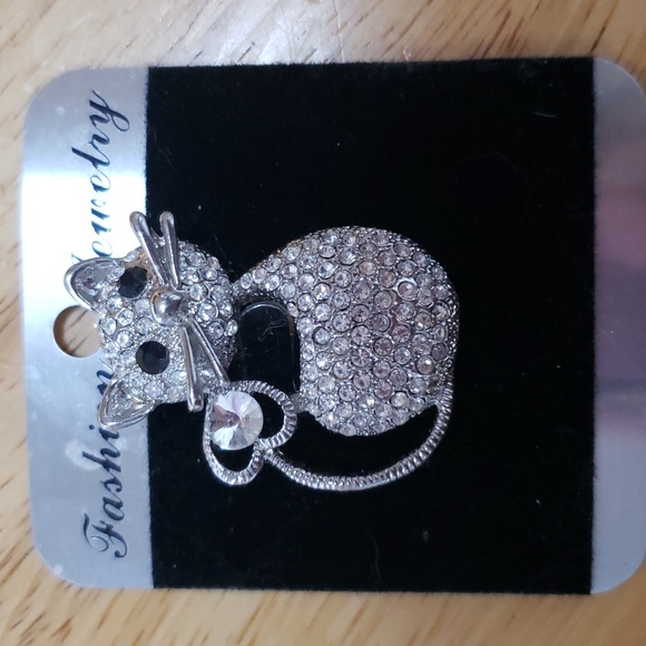 Cute Cat Pin Brooch by Fashion Jewelry - Picture 1 of 6